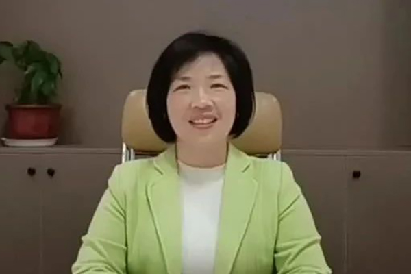 周周聊網(wǎng)站，網(wǎng)站建設(shè)域名怎么選擇？